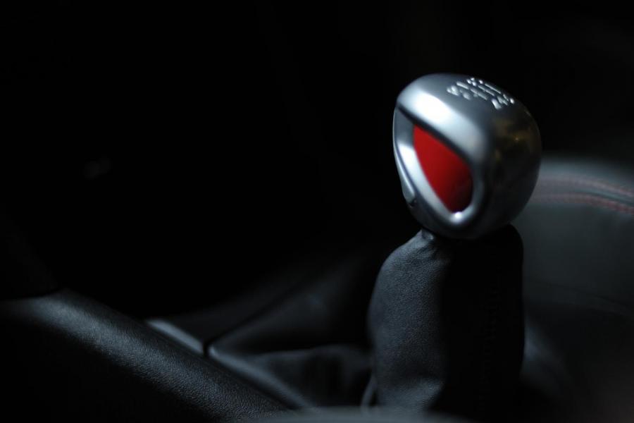  Peugeot 208 GTi Concept 2012 года  (фото 3 из 26)